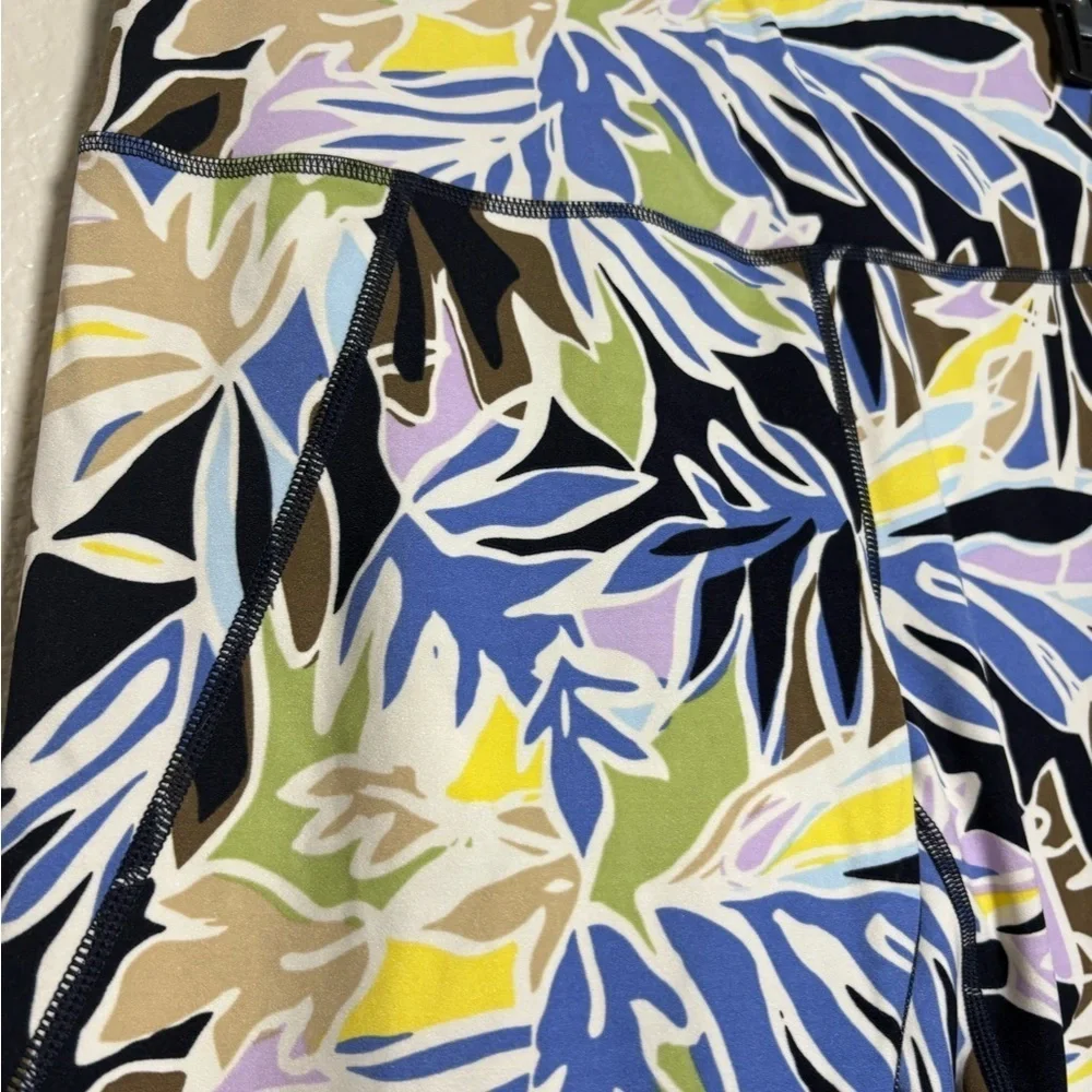 Sweaty Betty Power 7/8 Leggings in Green Paper Leaf Print. Nice Soft, Thick.